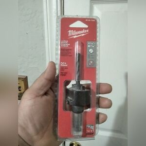 Milwaukee 1-1/4" Quick Change Arbor - Red/Black